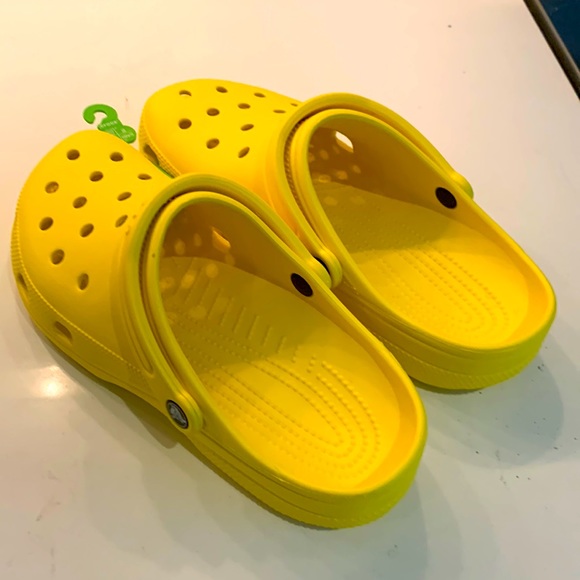 CROCS Other - Yellow Adult Crocs NWT